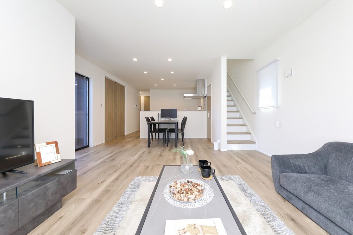 30坪の間取りにリビング階段は向いている？実例やメリット、デメリットを紹介｜鬼丸ハウス